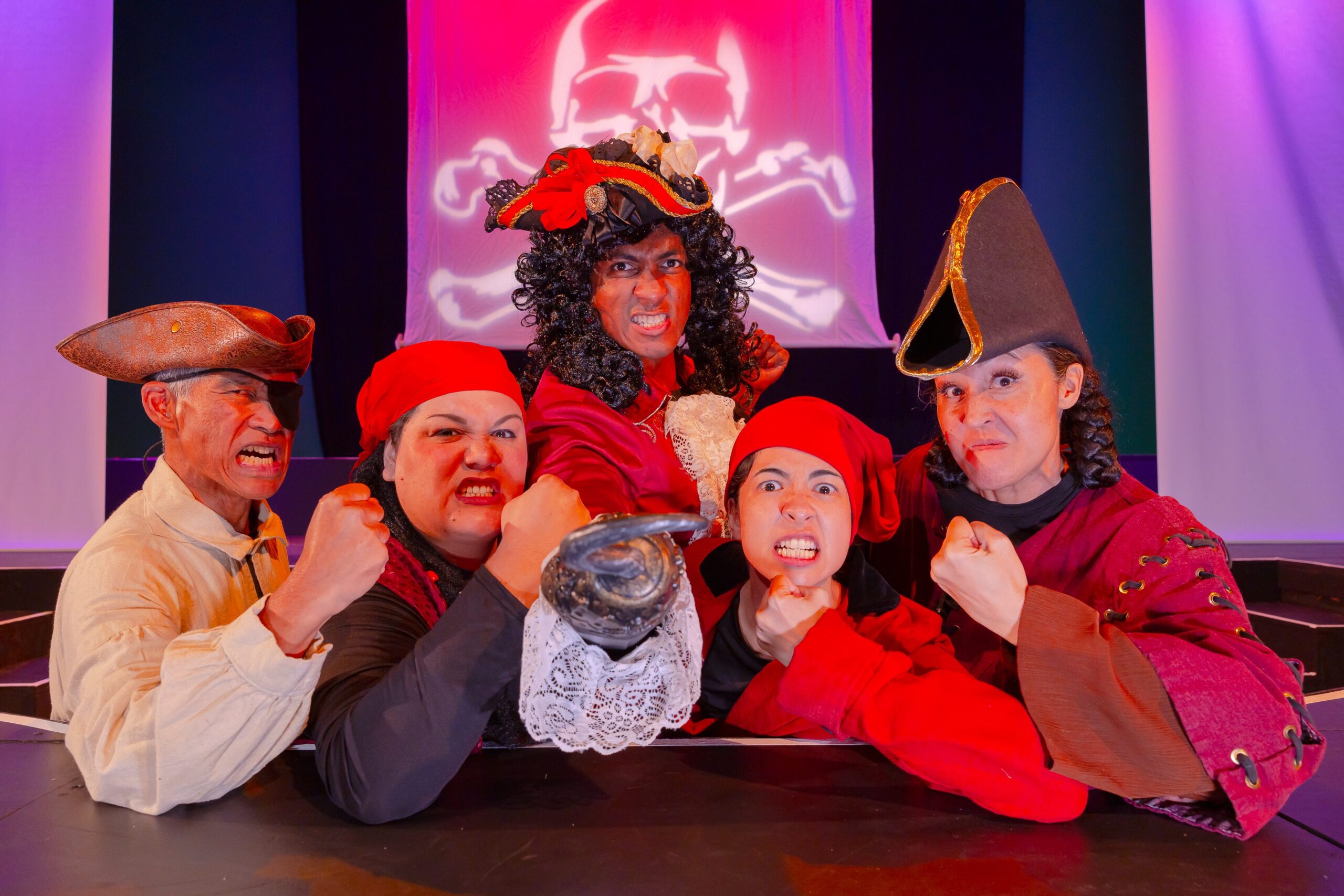 PETER POP PAN. hook and pirates webaize